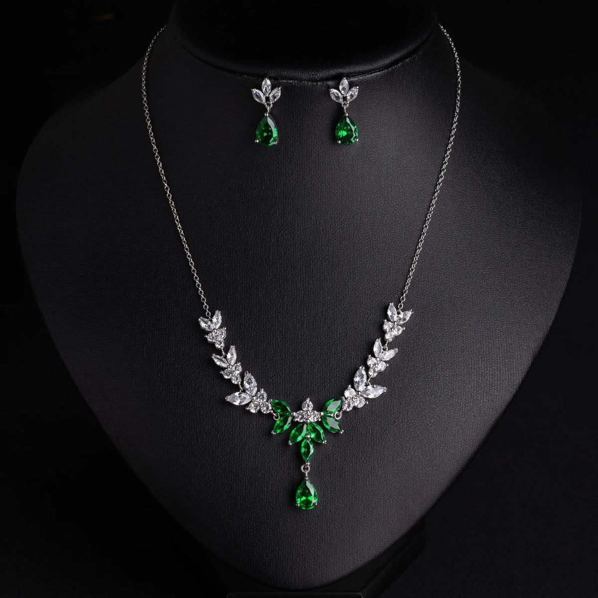 Vintage Inspired Crystal Jewelry Set – Red Gemstone Necklace Earrings Collection