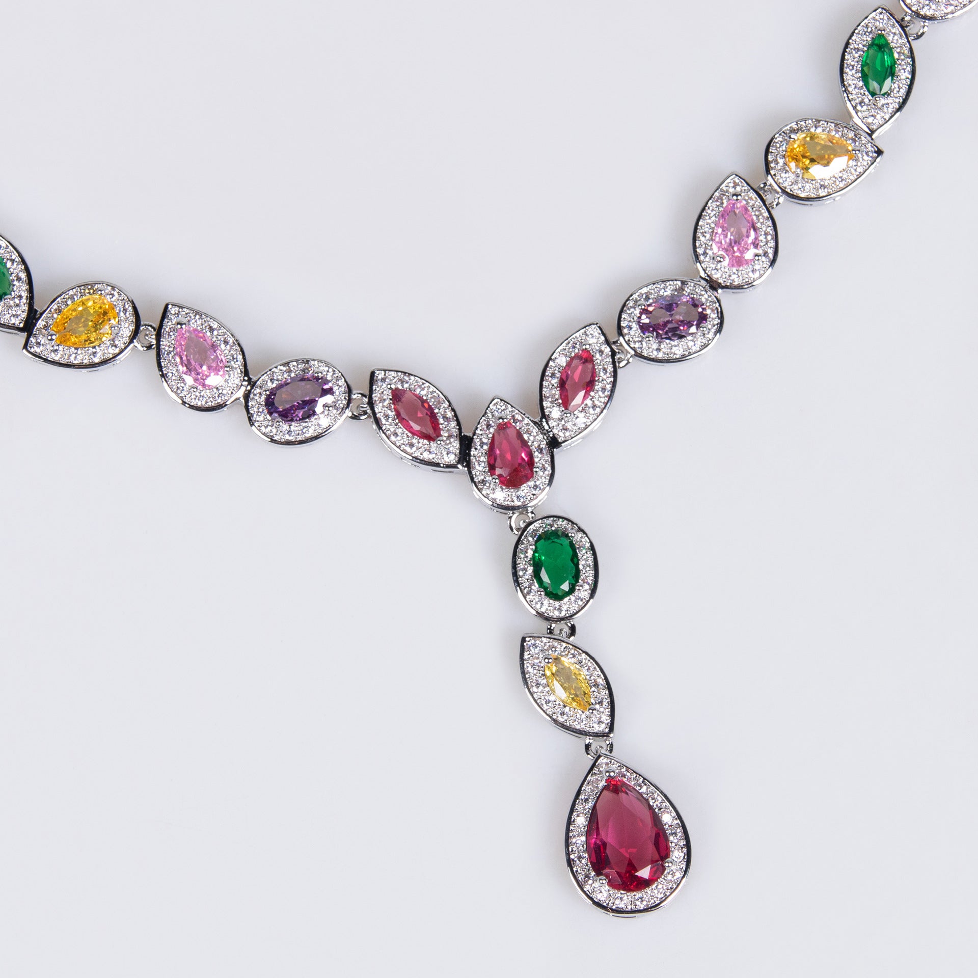 Stylish and bright zircon water drop necklace set