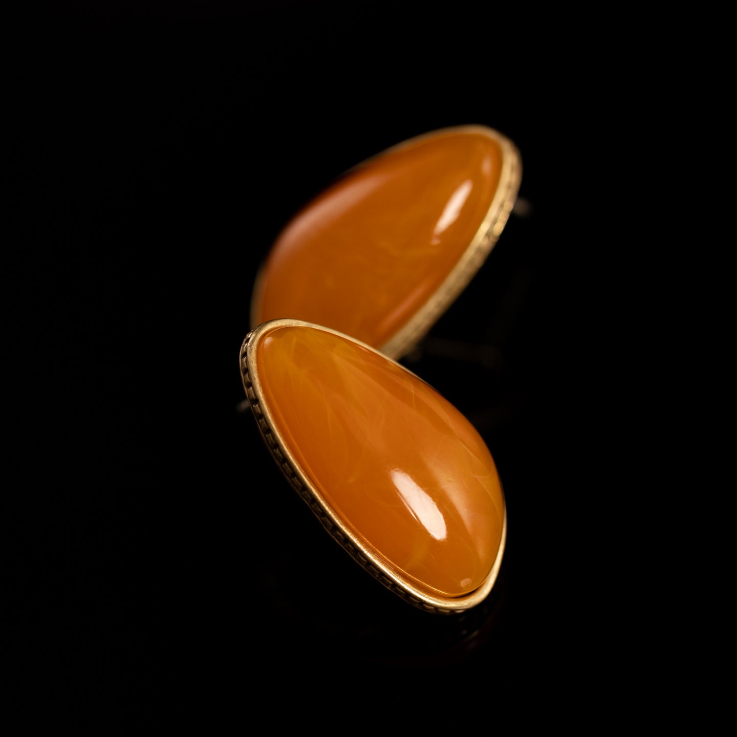 Fashion personalized yellow special-shaped necklace set