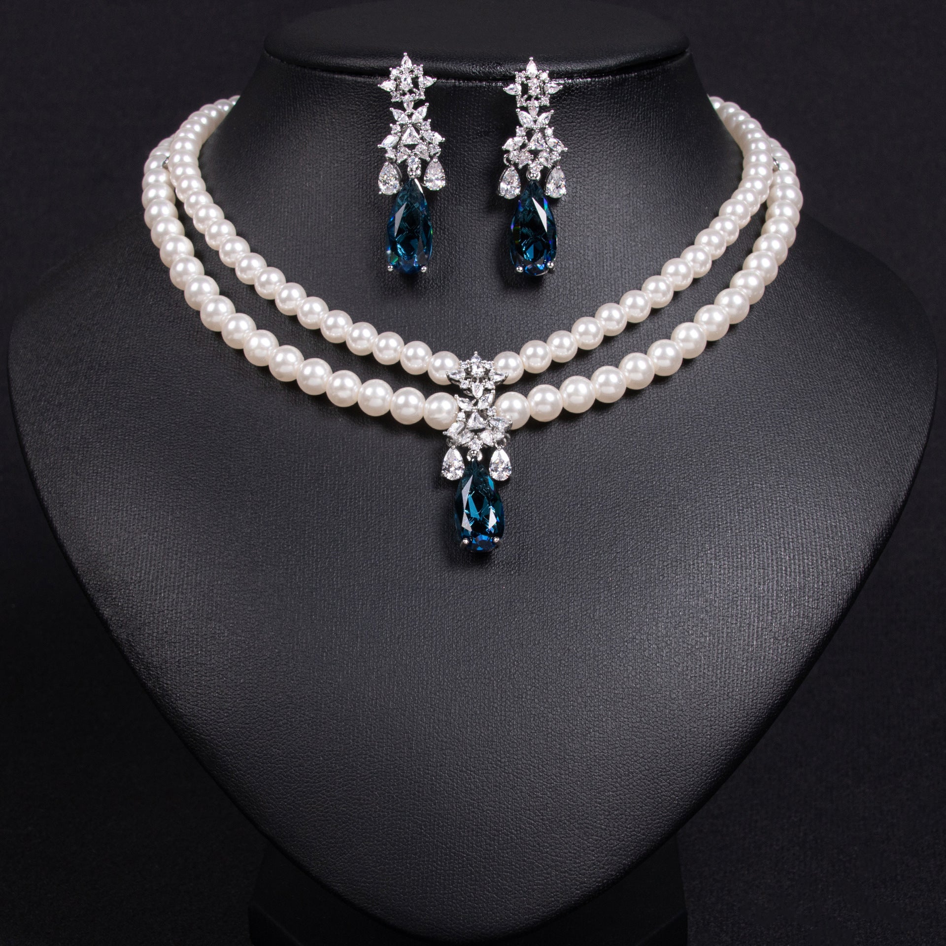 Luxury Pearl and Emerald Green Crystal Necklace and Earrings Set