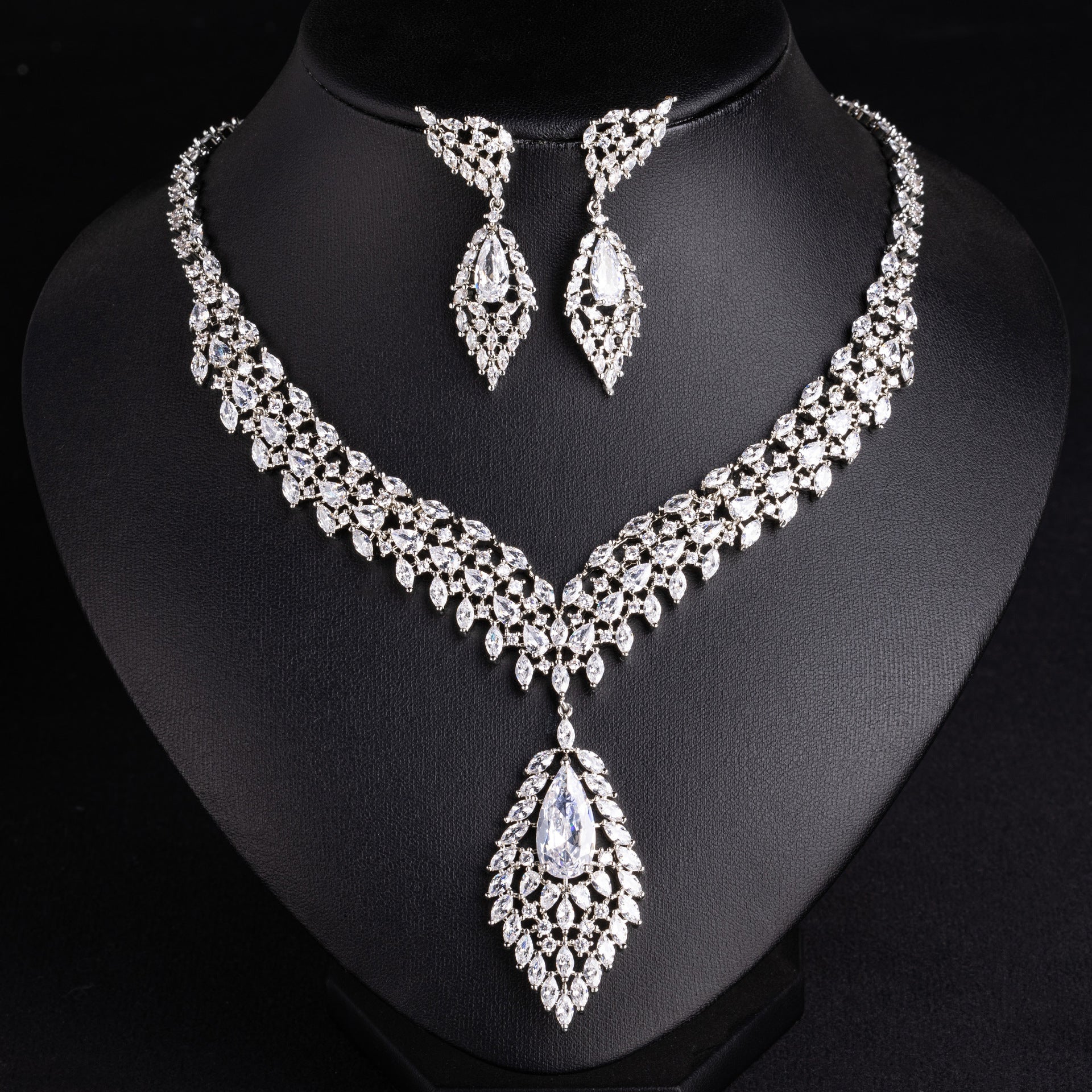 Luxury Zircon Wings Earrings Necklace Set