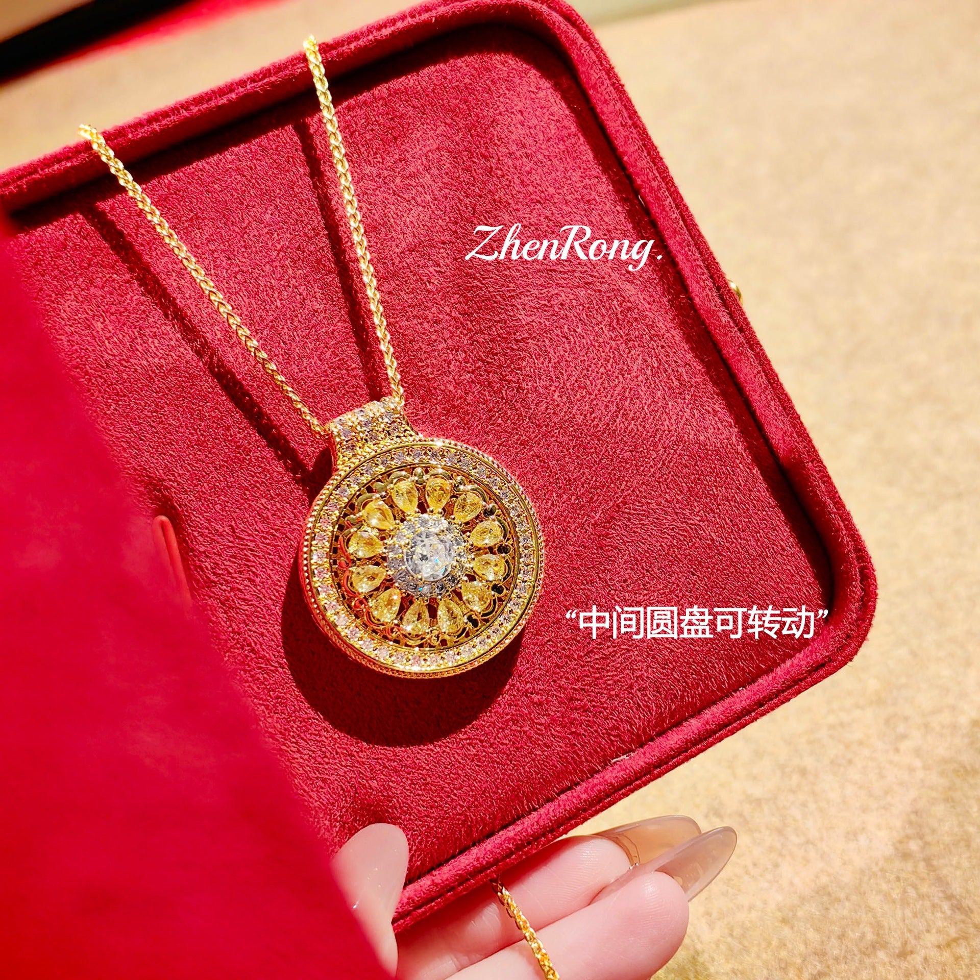 Collier Médaillon Cristal d'Inspiration Vintage