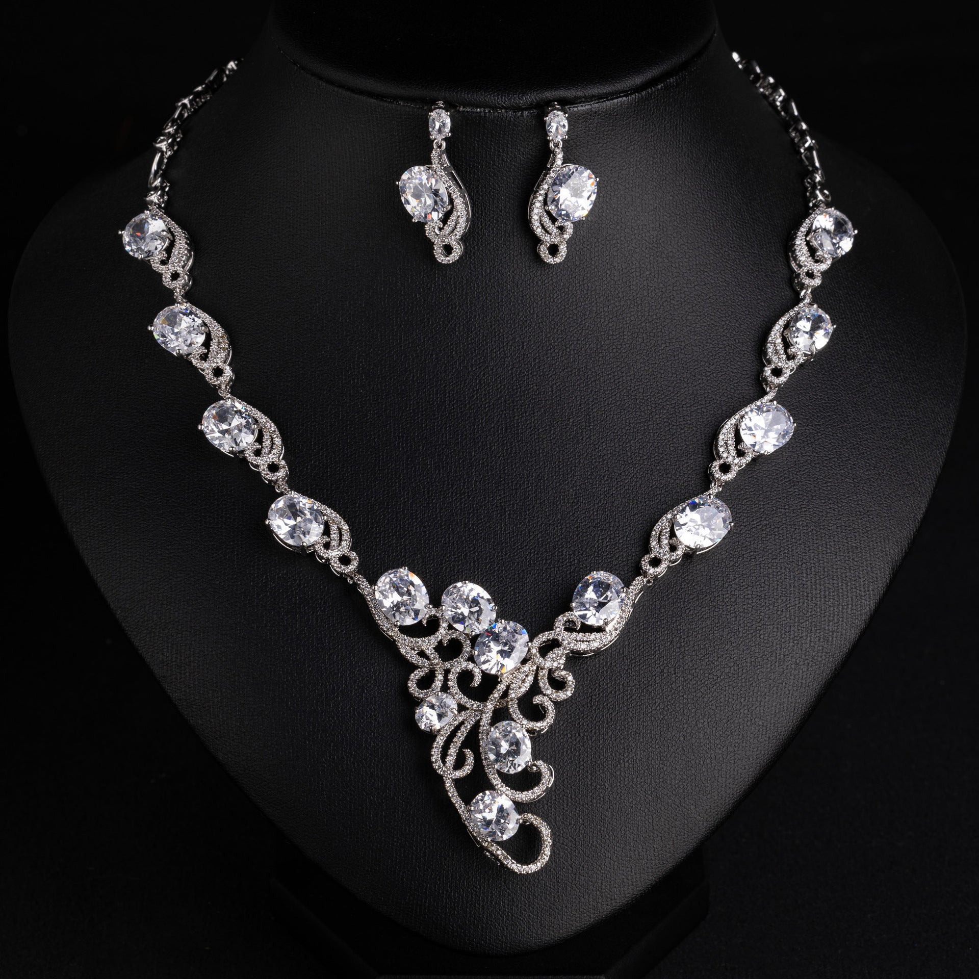 Luxury Clear Crystal Jewelry Set – Silver Tone Necklace Earrings Set for Women