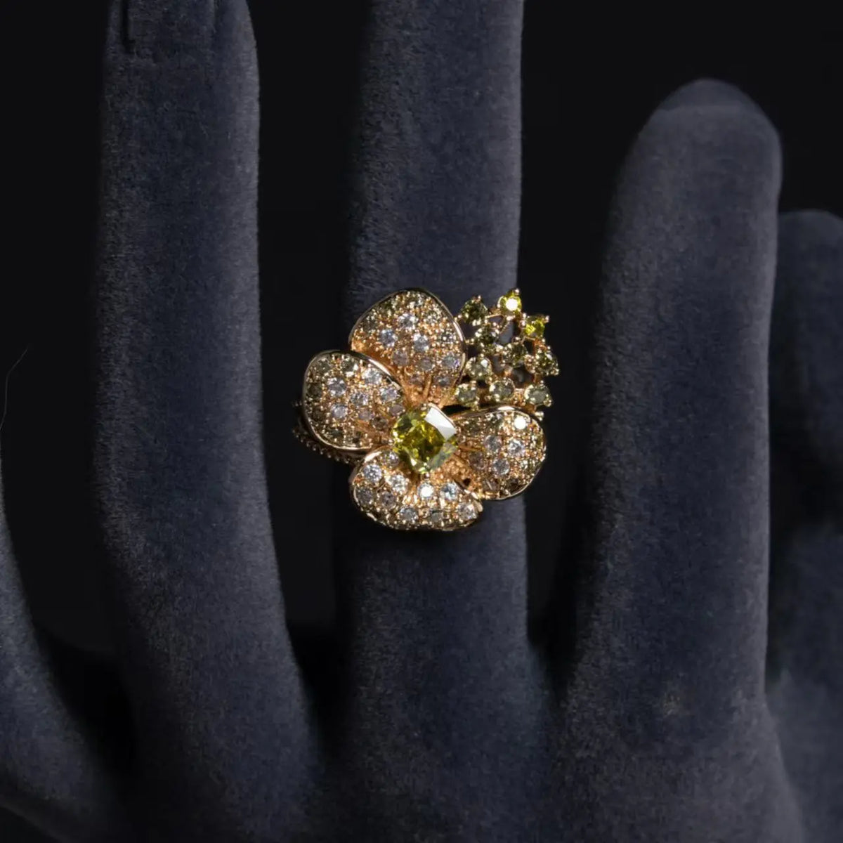 Parure Collier et Boucles d'Oreilles Fleur en Cristal et Or de Luxe