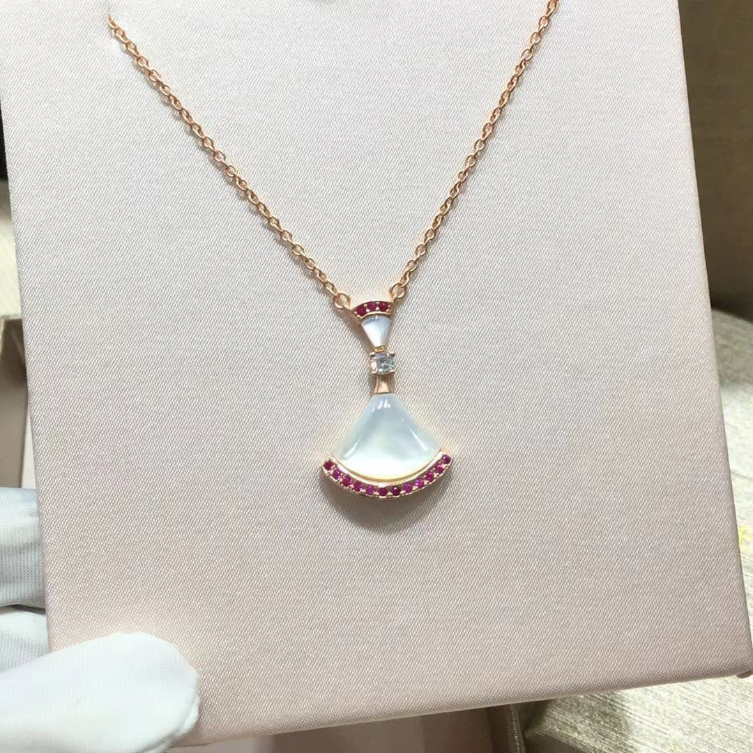 Fashion small fan shell necklace