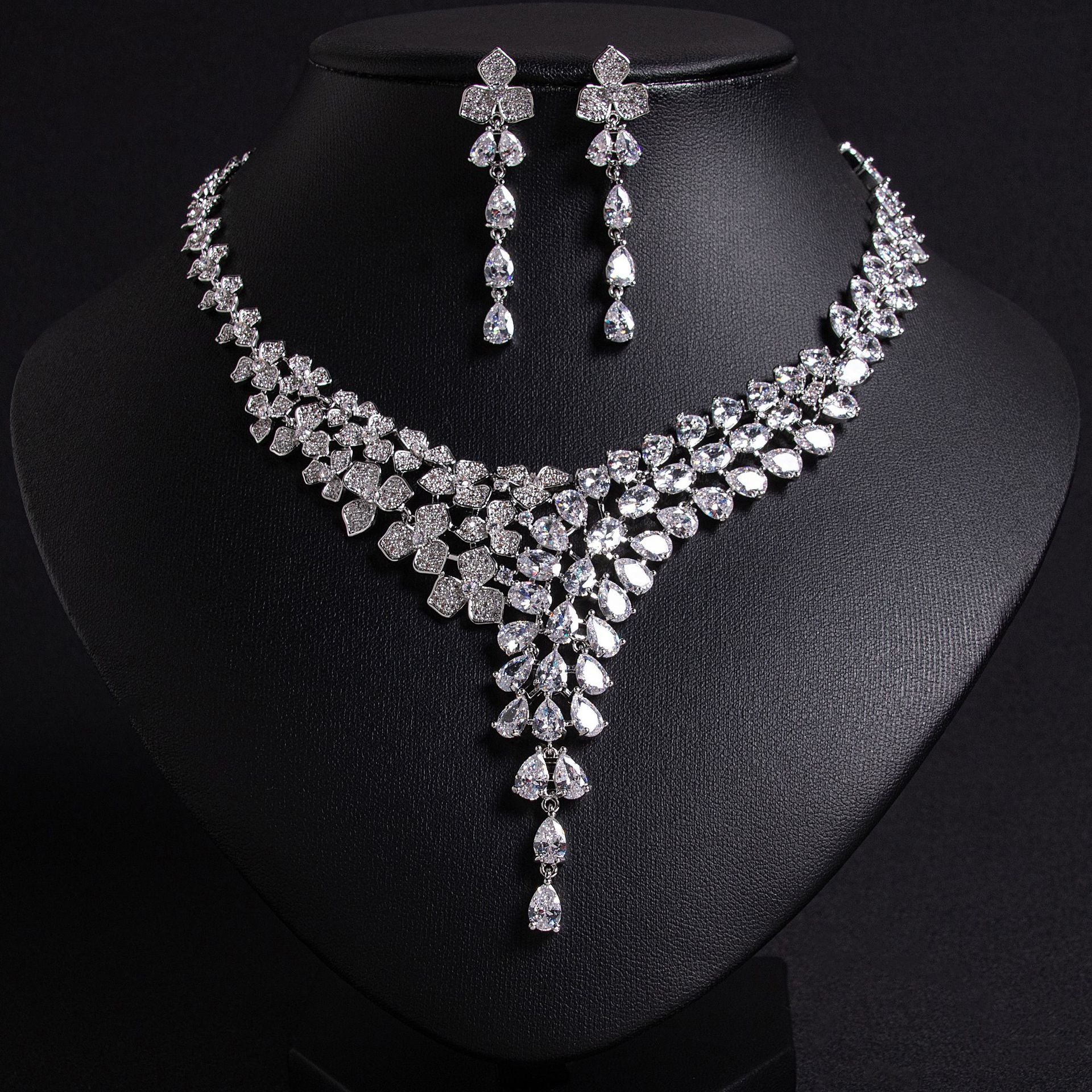 Luxury Ruby Red Crystal Necklace and Earrings Jewelry Set