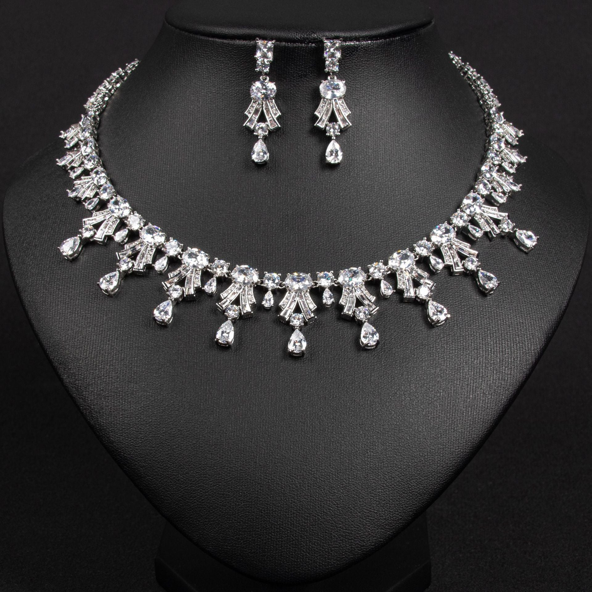 Luxury Ruby Red Gemstone Statement Necklace Set for Women – Elegant Jewelry with Matching Earrings