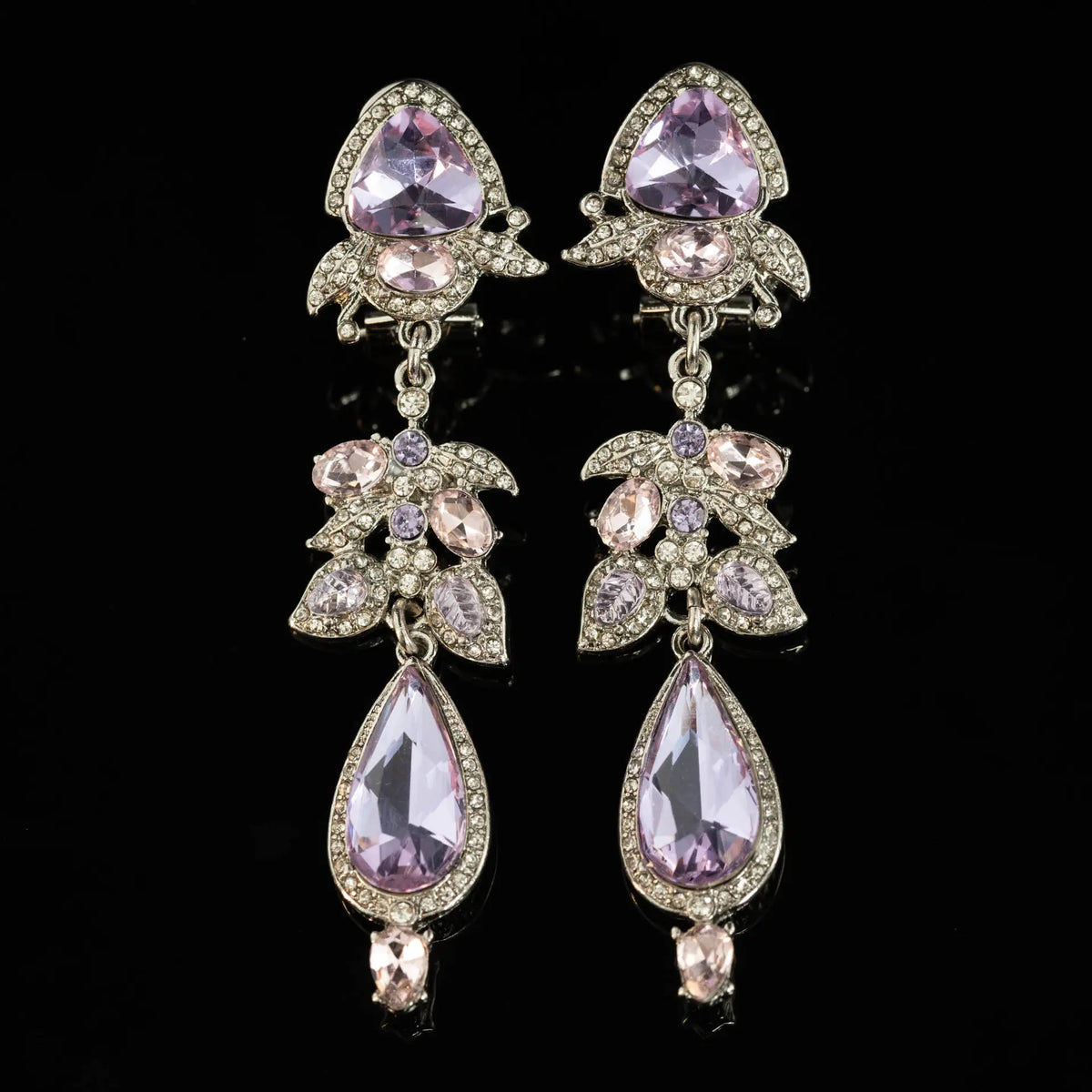Série de boucles d'oreilles de style médiéval rétro et de niche