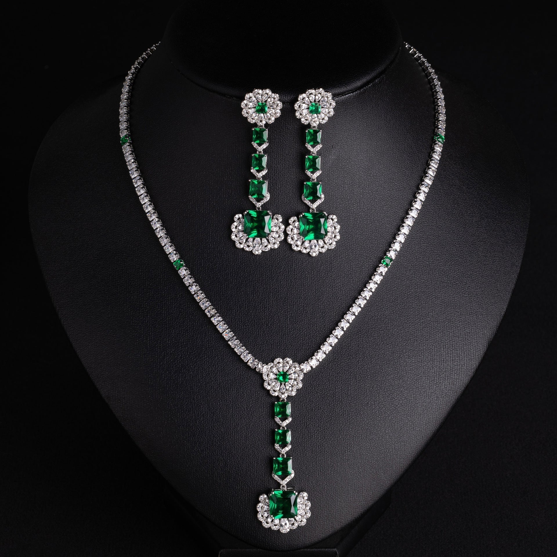 Elegant Emerald Crystal Jewelry Set – Silver Necklace Earrings for Women