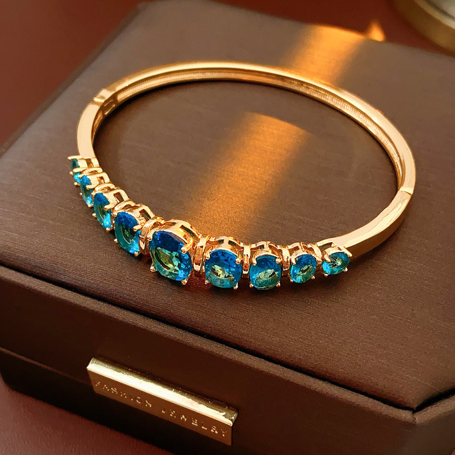 Stylish retro zircon bracelet