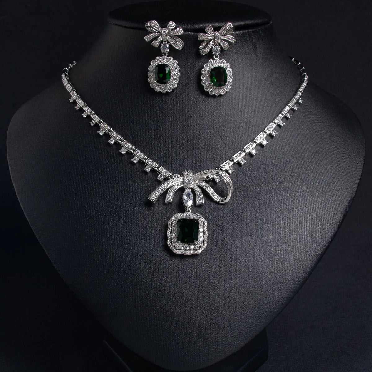 Ensemble Collier Boucles d'Oreilles Nœud Papillon Zircon Mode