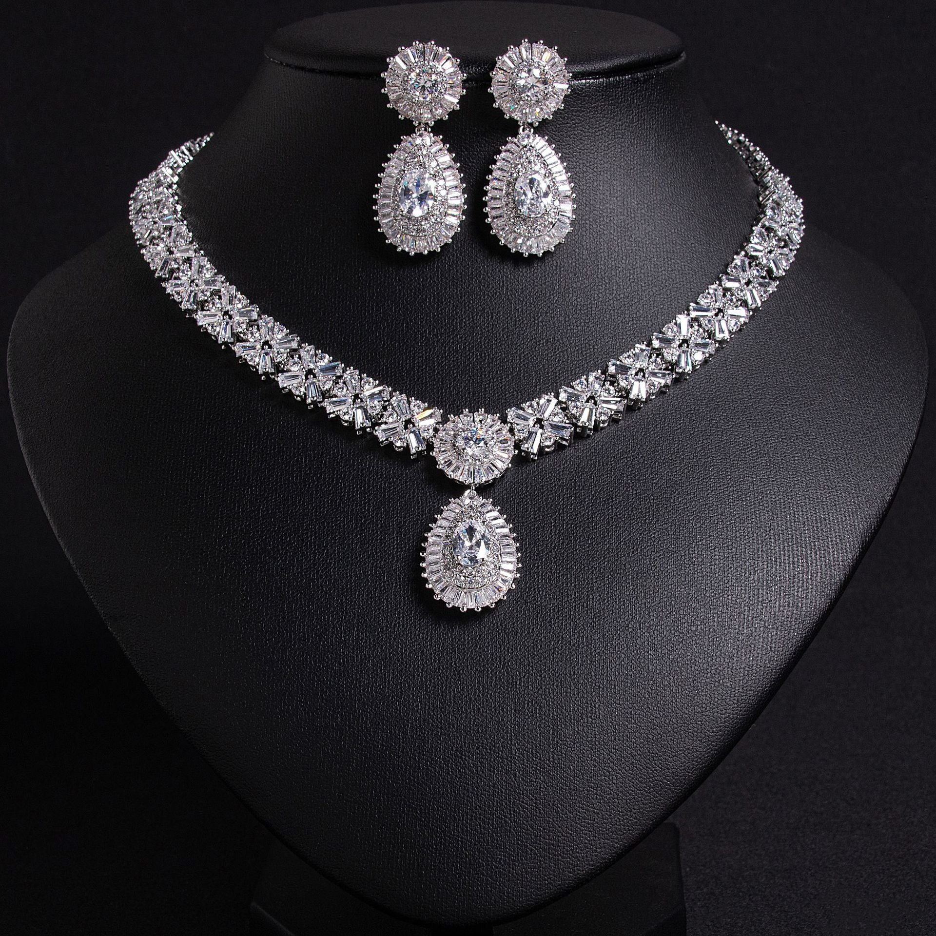 Luxury Red Crystal Statement Necklace Set – Bridal Wedding Jewelry for Women