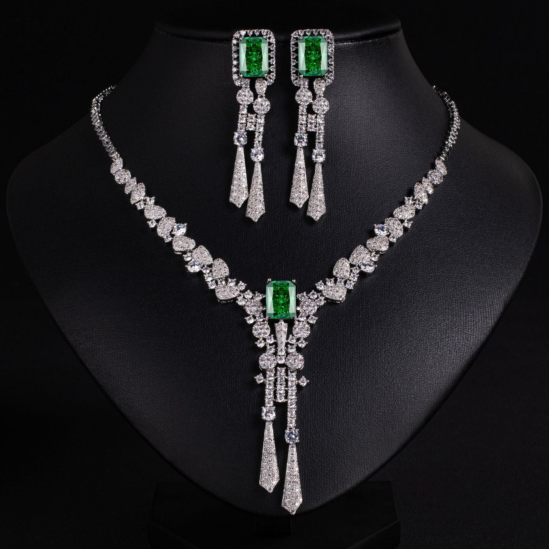 Luxury Emerald Green Crystal Tassel Necklace and Earrings Jewelry Set for Women
