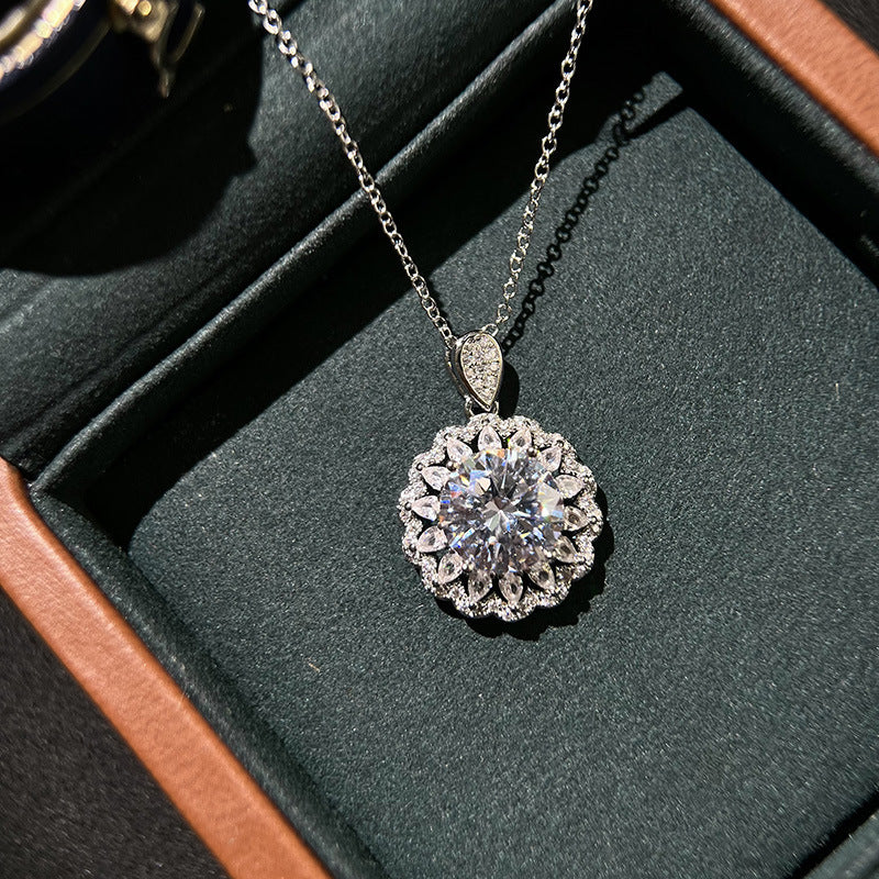 Light Luxury 5 Carat Zircon Sunflower Necklace
