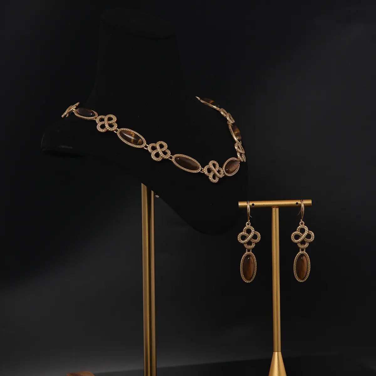 Parure de collier médiévale en cuivre plaqué œil de tigre ancien