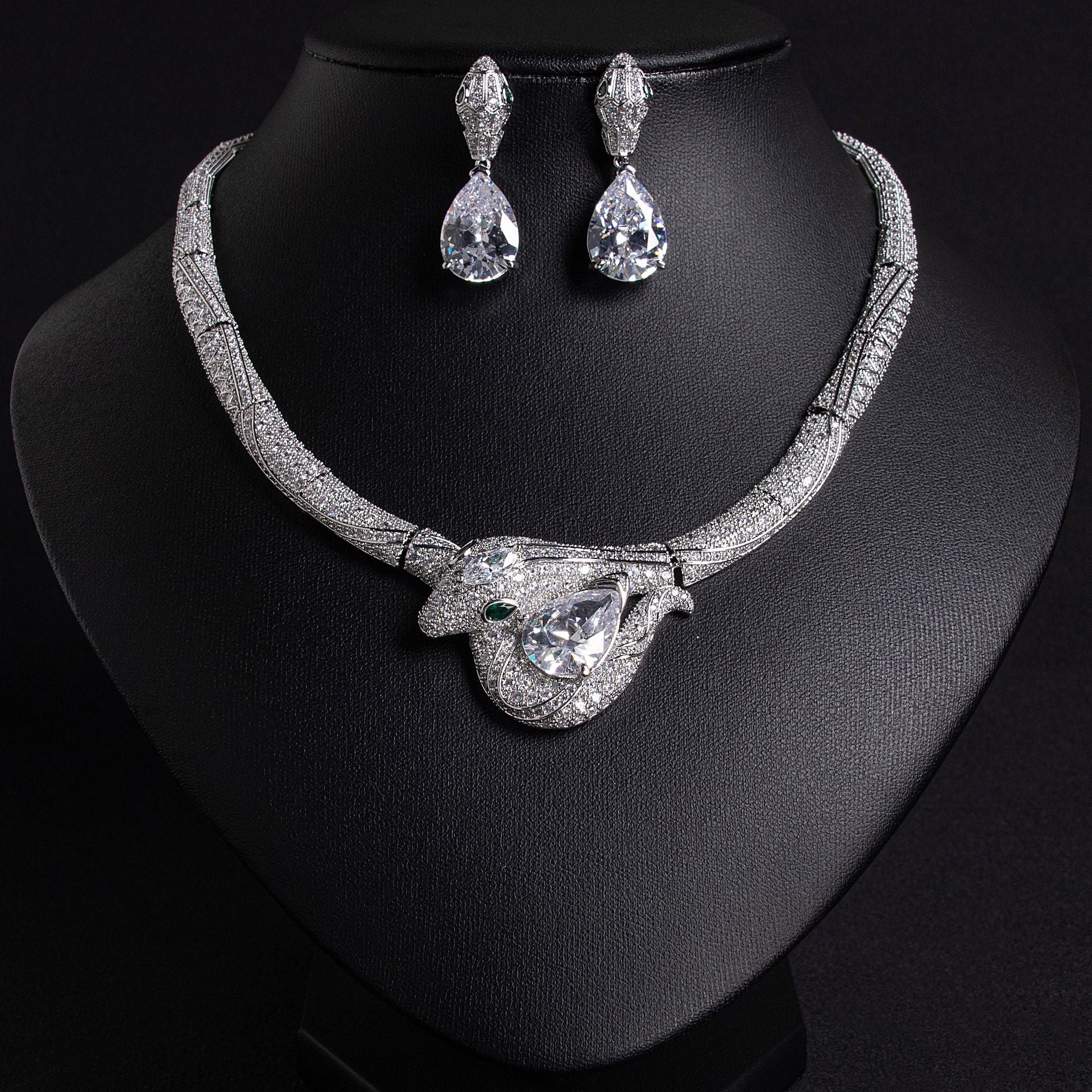Luxury Red Crystal Bird Pendant Necklace Set – Sparkling Gold Earrings