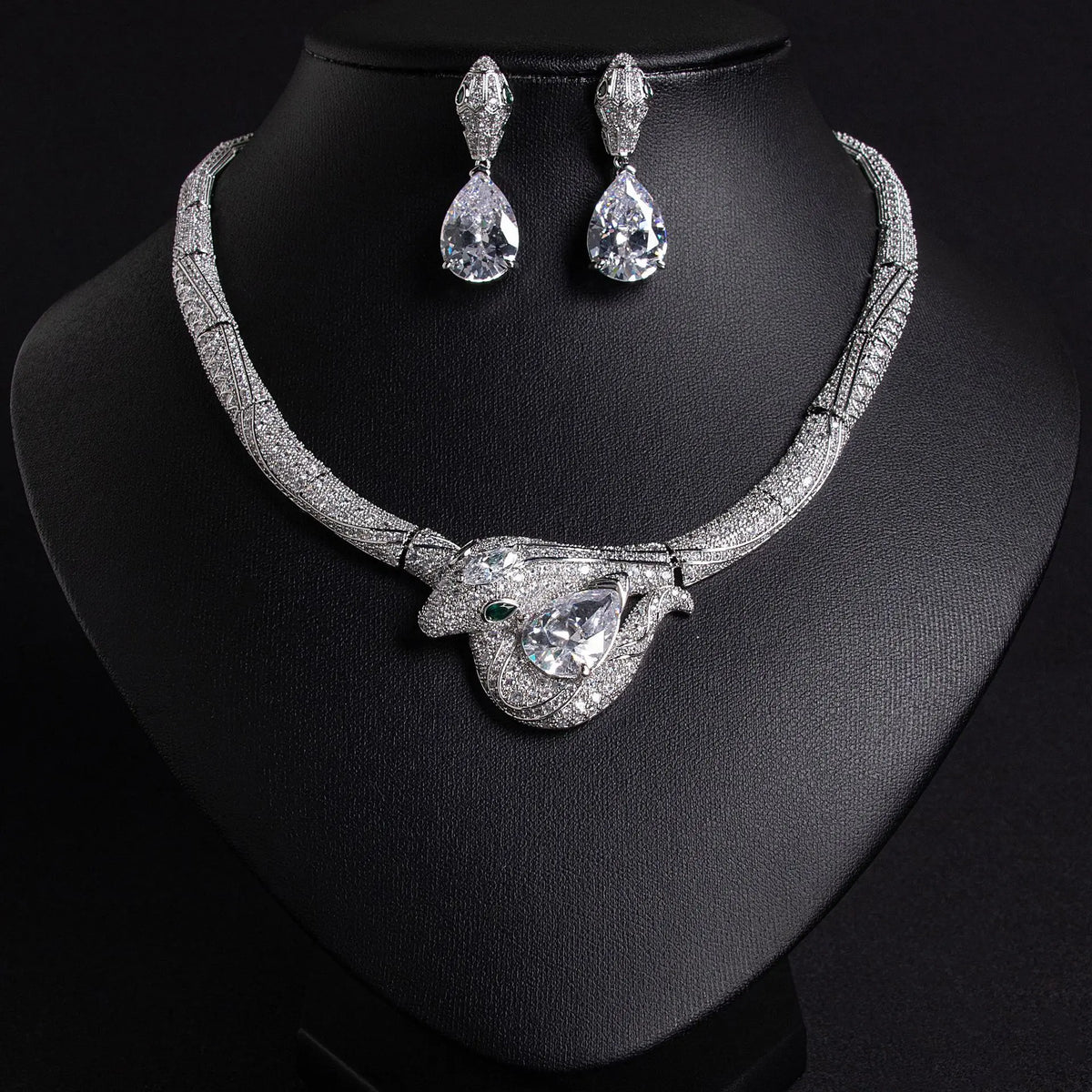Luxury Red Crystal Bird Pendant Necklace Set – Sparkling Gold Earrings