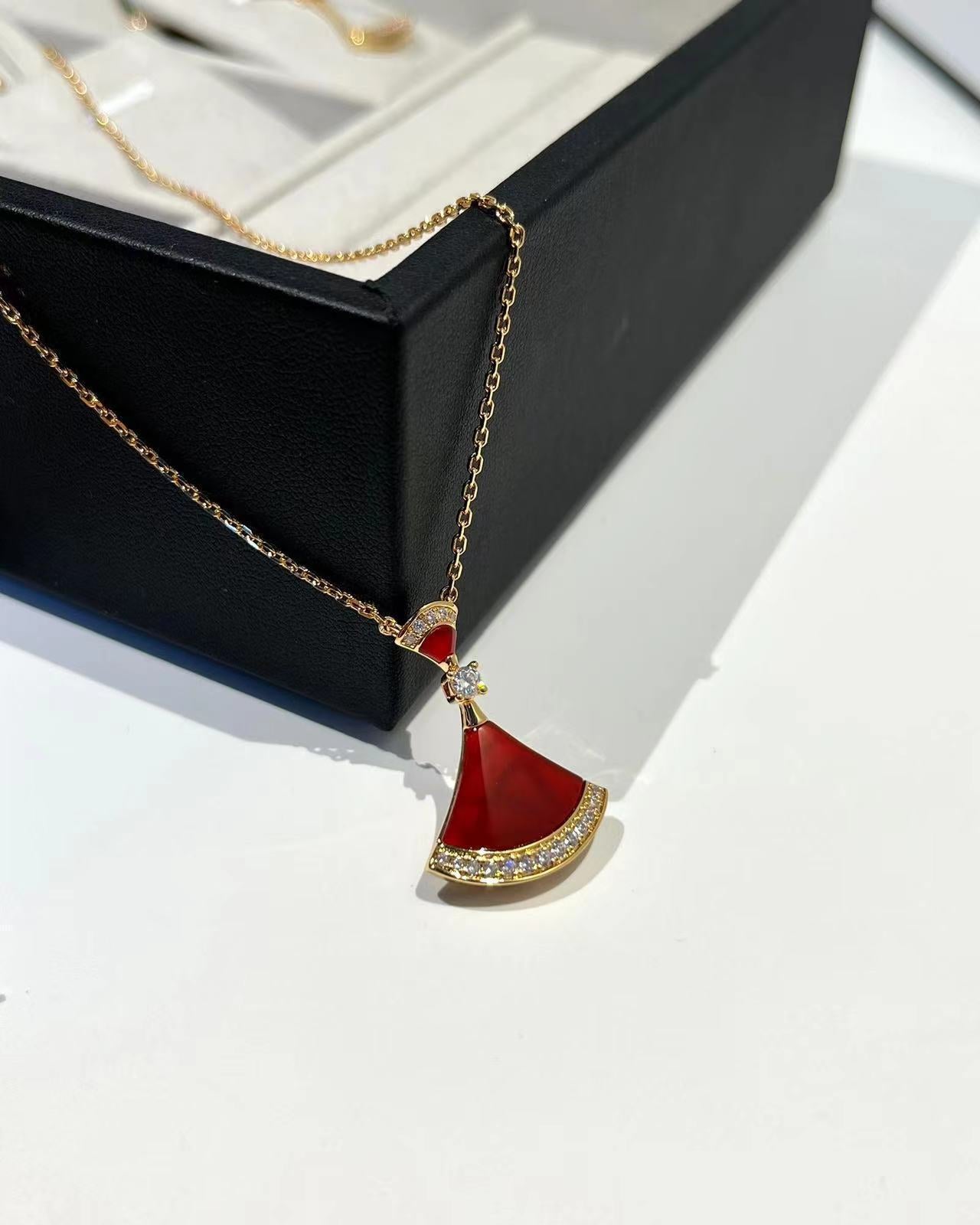 Fashion small fan shell necklace