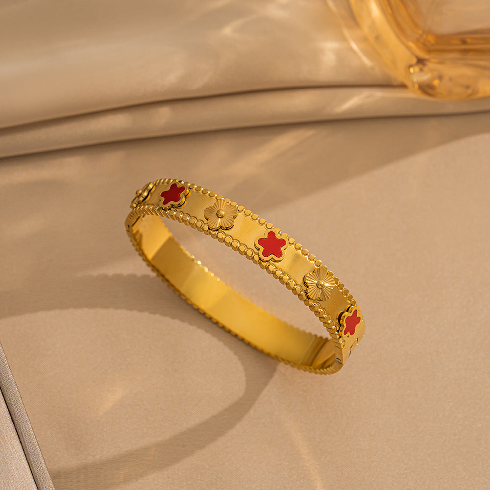 Fashion five-leaf flower bracelet