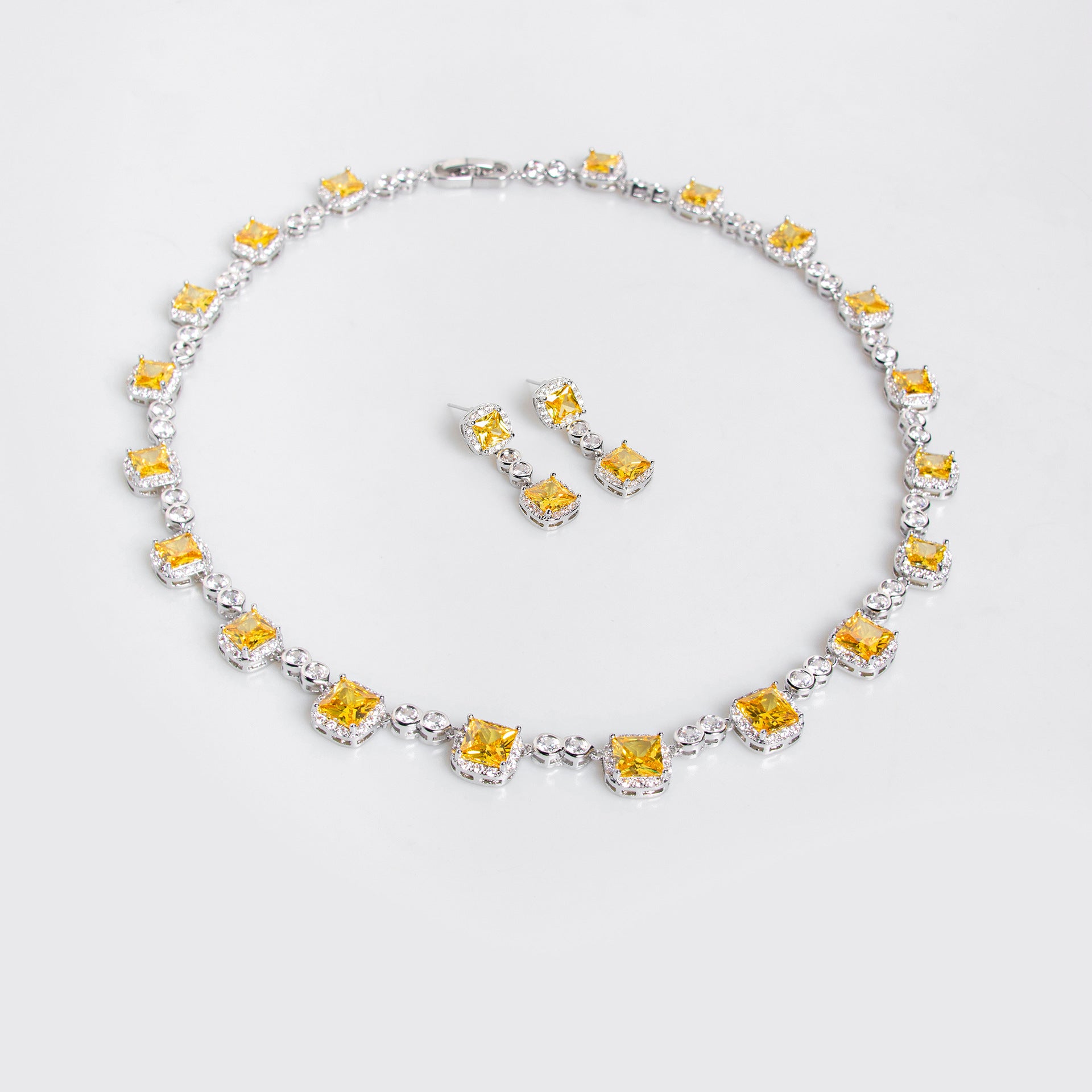 Parure Collier et Boucles d'Oreilles de Luxe en Cristal Carré Jaune pour Tenue de Soirée