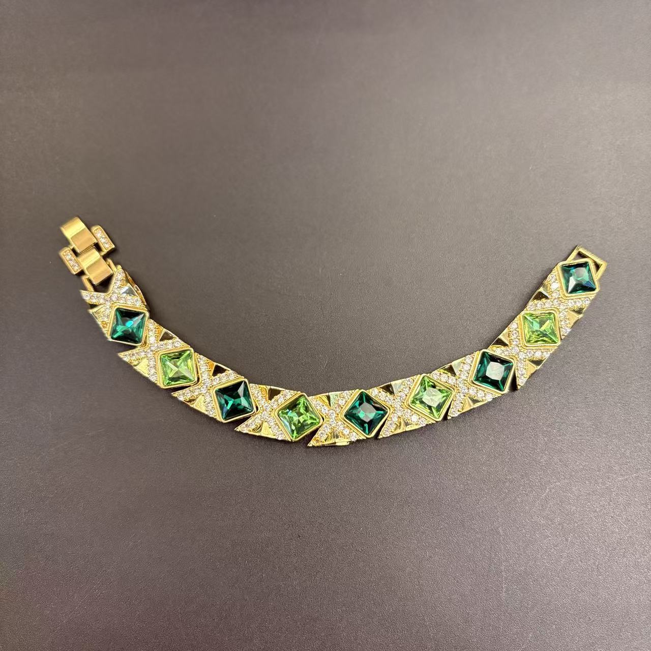 Parure de bijoux boucles d'oreilles clous collier bracelet « cube de sucre » tempérament courtois