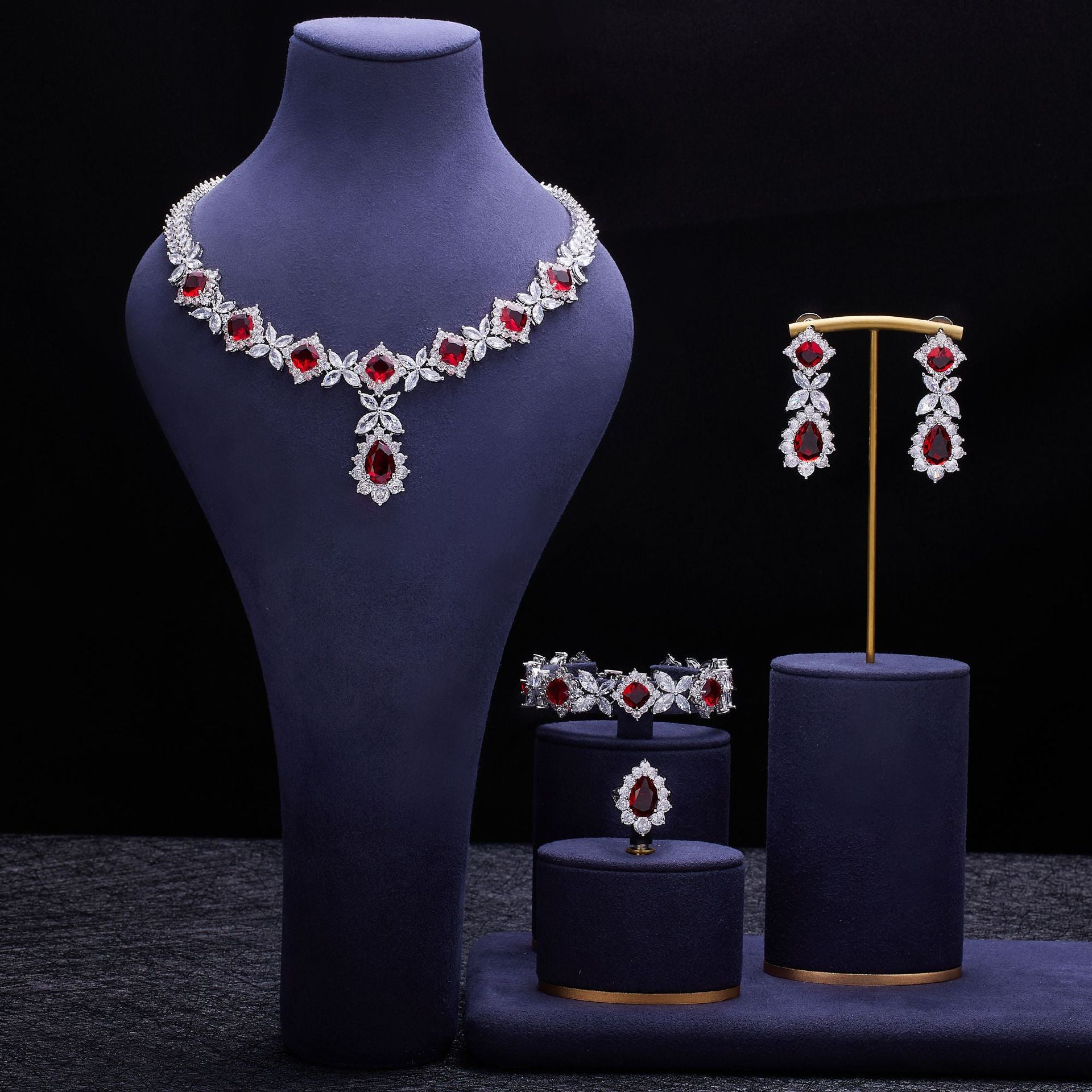 Parure de mariée glamour en cristal rouge pour occasions spéciales