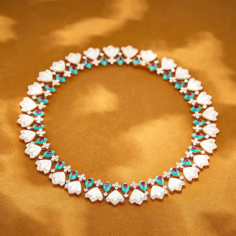 Collier griffe de chat coquillage blanc plaqué or design original