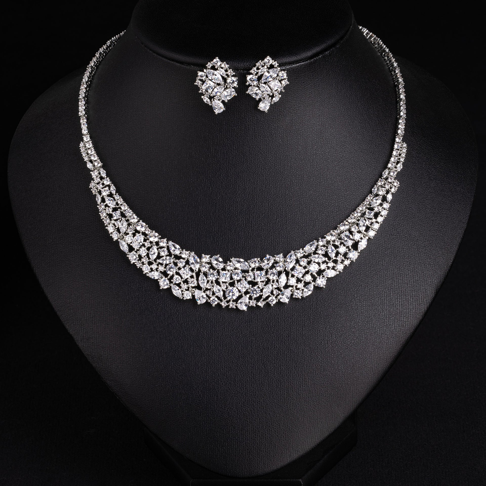 Luxury Emerald Green Crystal Necklace and Earrings Jewelry Set