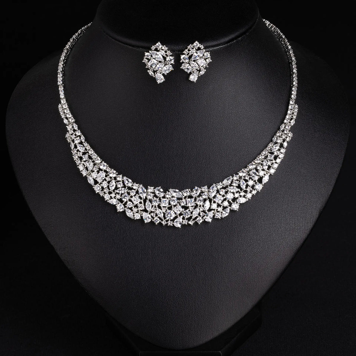 Luxury Emerald Green Crystal Necklace and Earrings Jewelry Set
