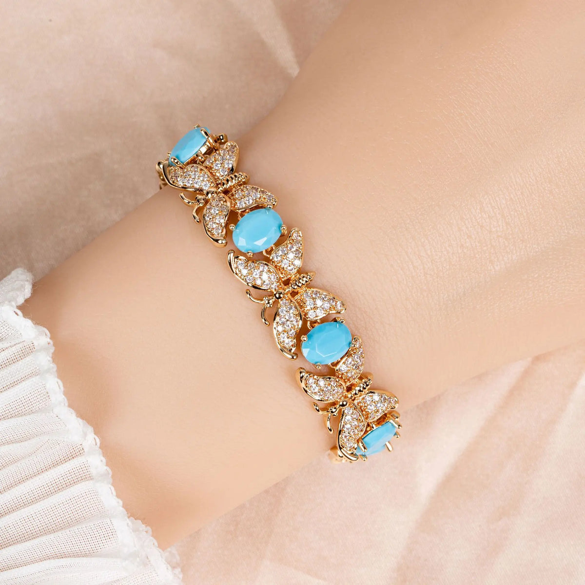Bracelet papillon trésor couleur pour femme, bijou haut de gamme au tempérament de luxe léger, style ins et niche