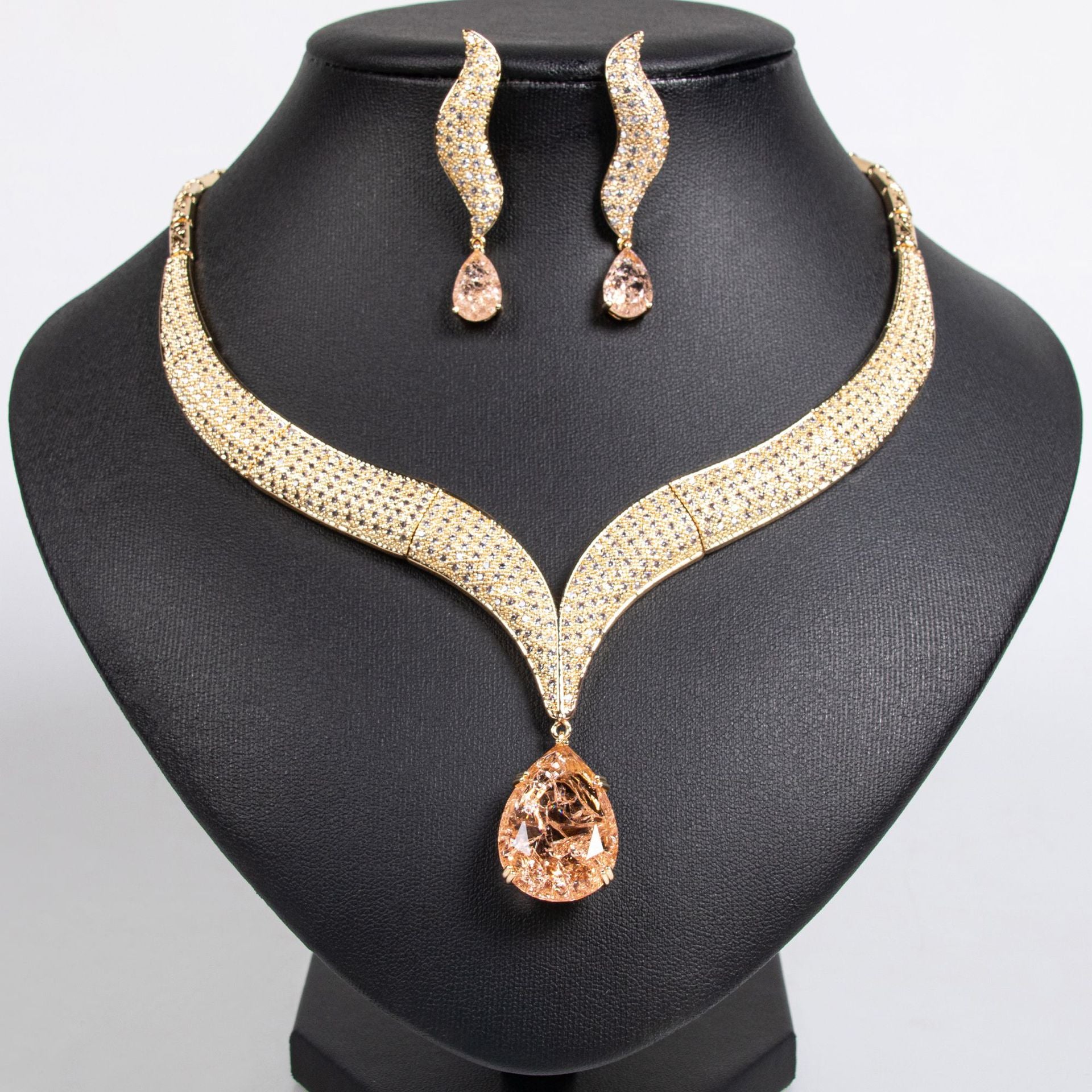 Luxury Red Teardrop Gemstone Necklace Set for Women – Gold Statement Jewelry with Matching Earrings
