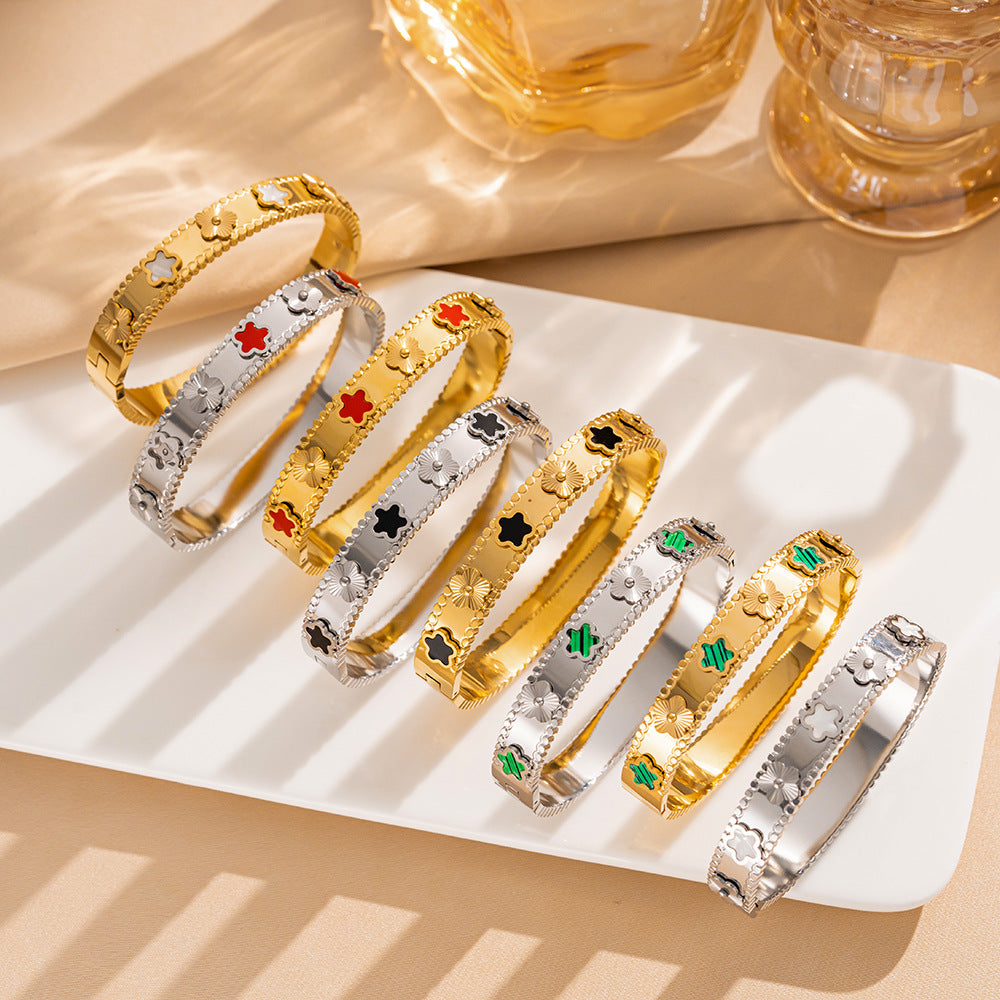 Fashion five-leaf flower bracelet