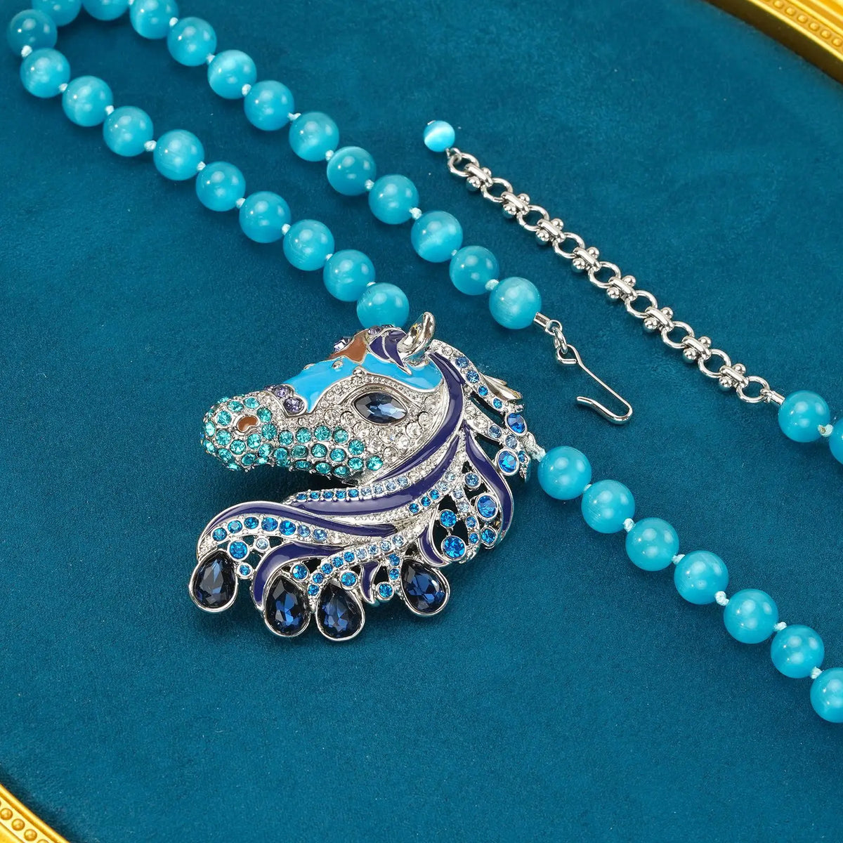 Collier en diamant tête de cheval de luxe léger à la mode