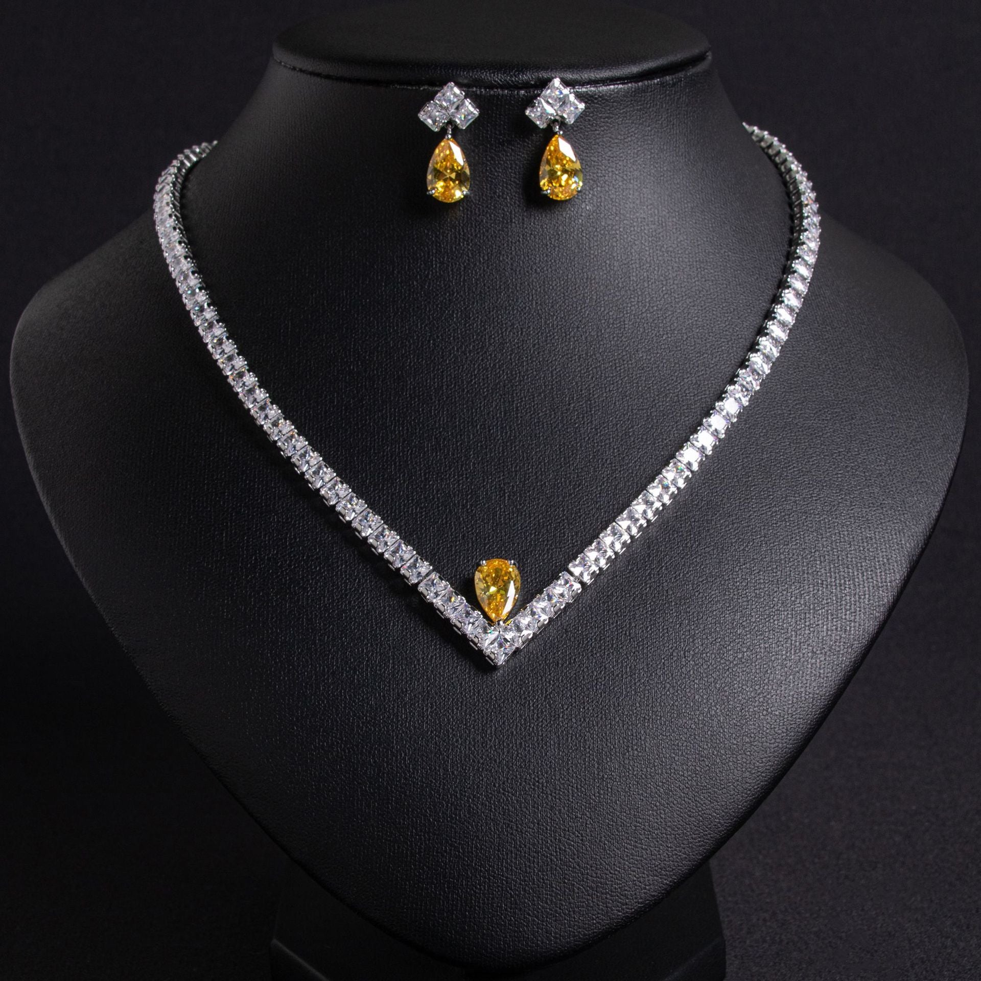 Luxury Pink Teardrop Crystal Necklace and Earrings Jewelry Set for Women