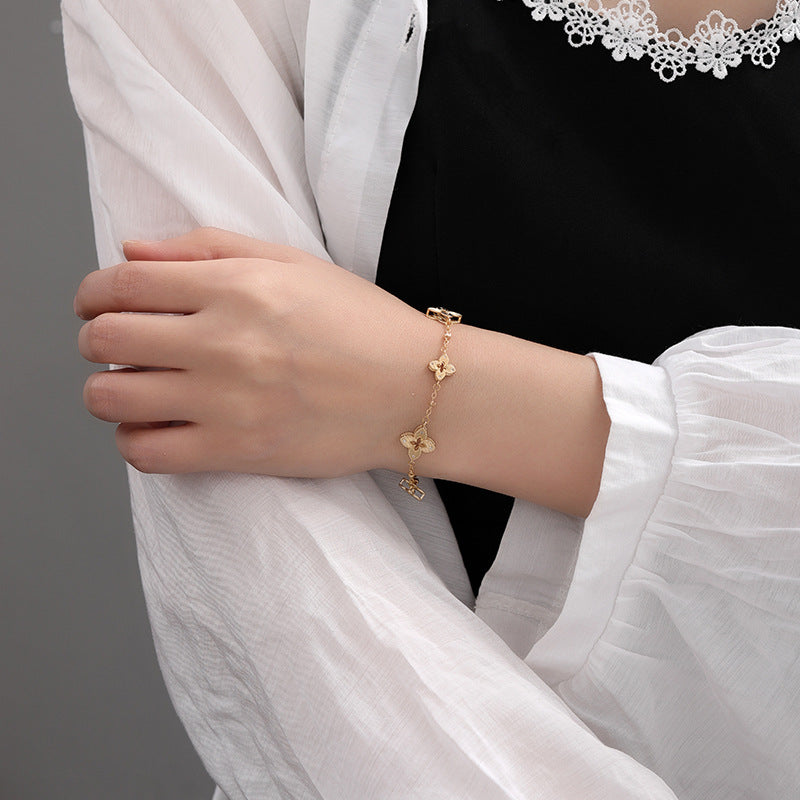 Rhombus four-leaf clover hollow bracelet