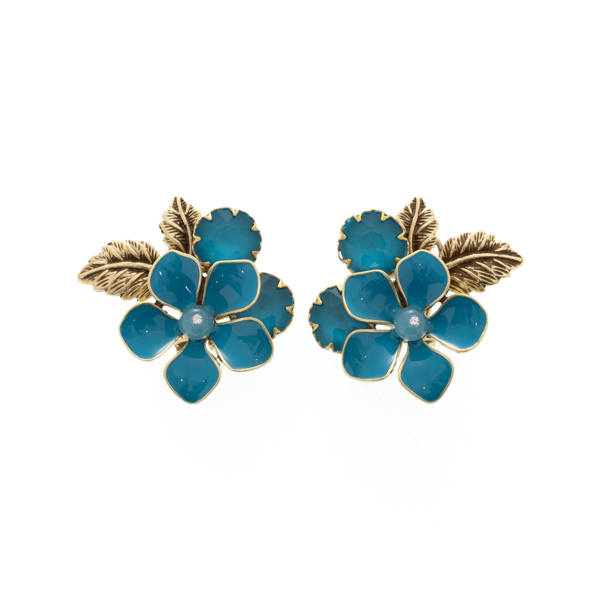 French retro niche design feature earrings