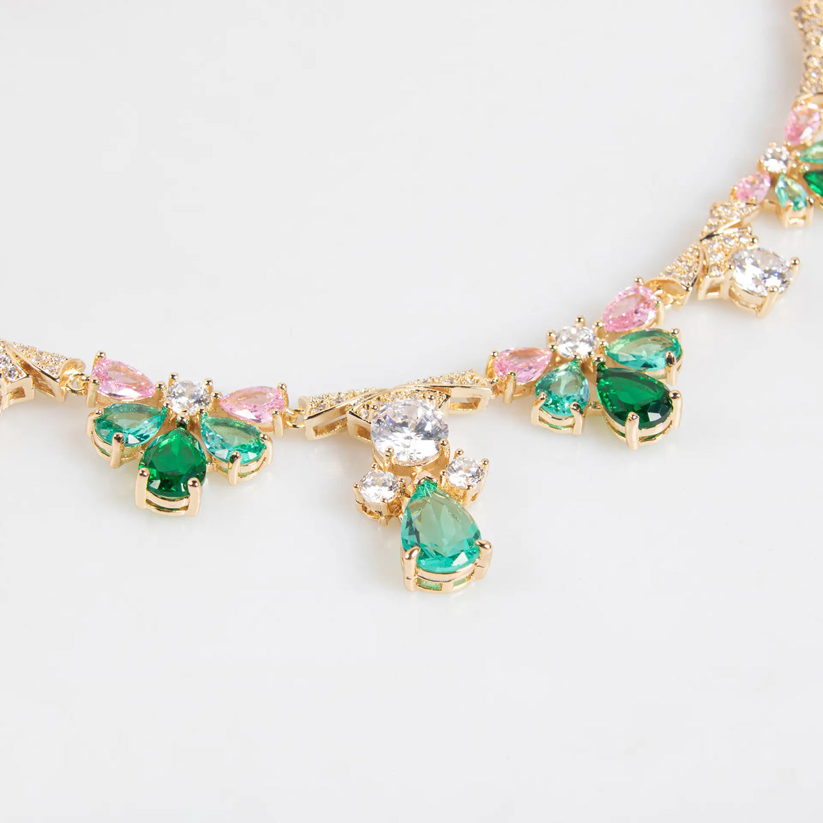 Luxuriöses Schmuckset für Damen mit smaragdgrüner Blumen-Kristallkette und Ohrringen