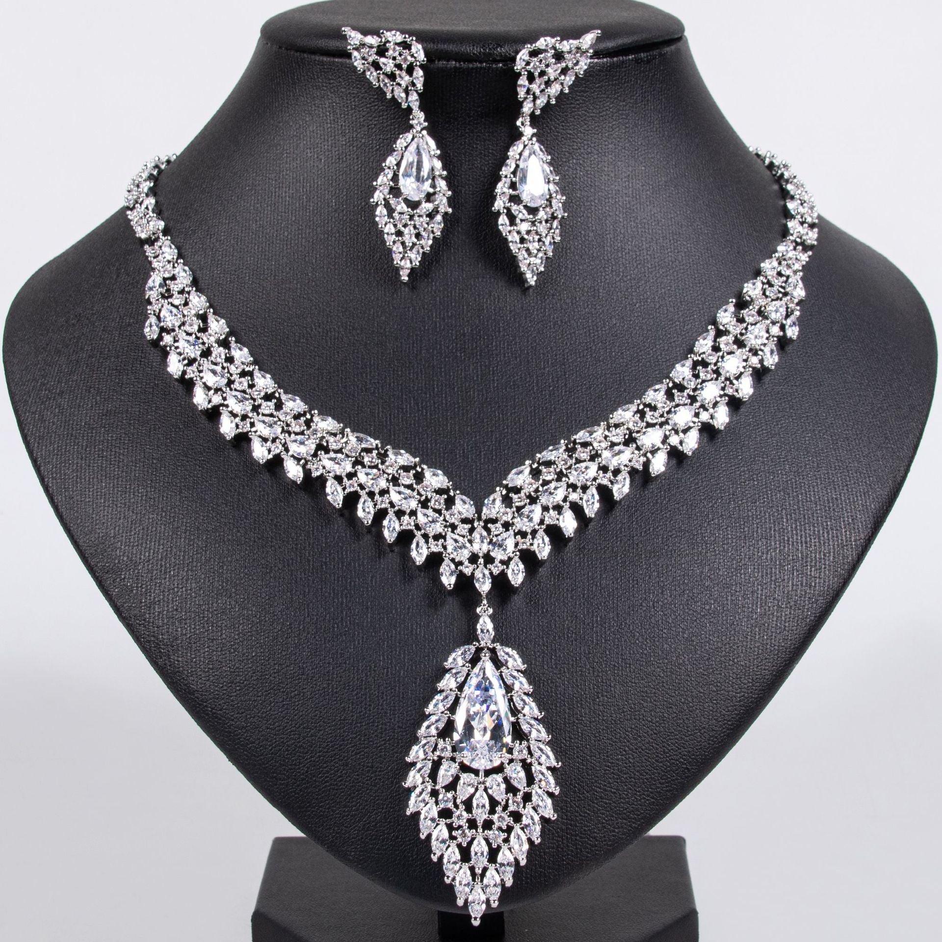 Luxury Zircon Wings Earrings Necklace Set