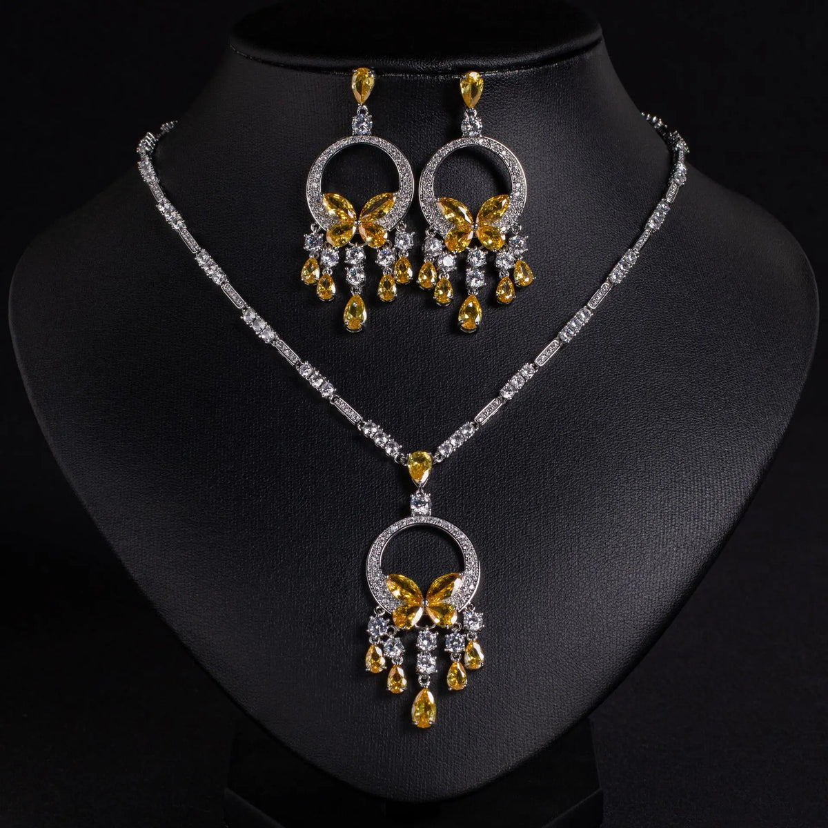 Parure de bijoux de luxe papillon en cristal – Élégant collier pendentif et boucles d'oreilles