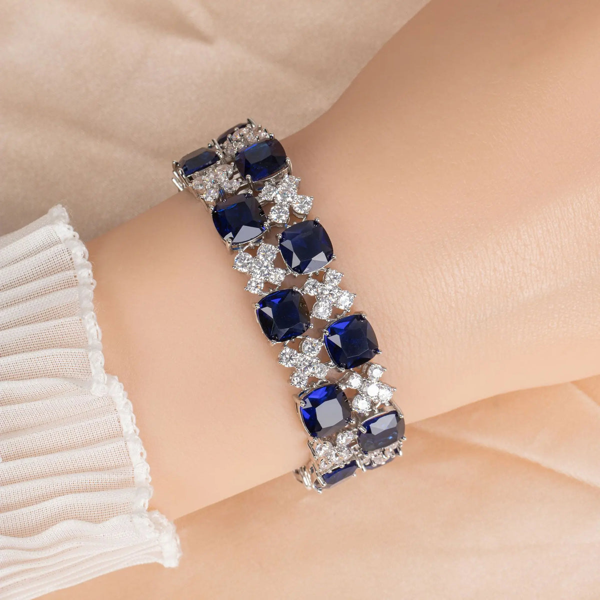 Bracelet trésor élégant à double rangée de zircon carré et coloré