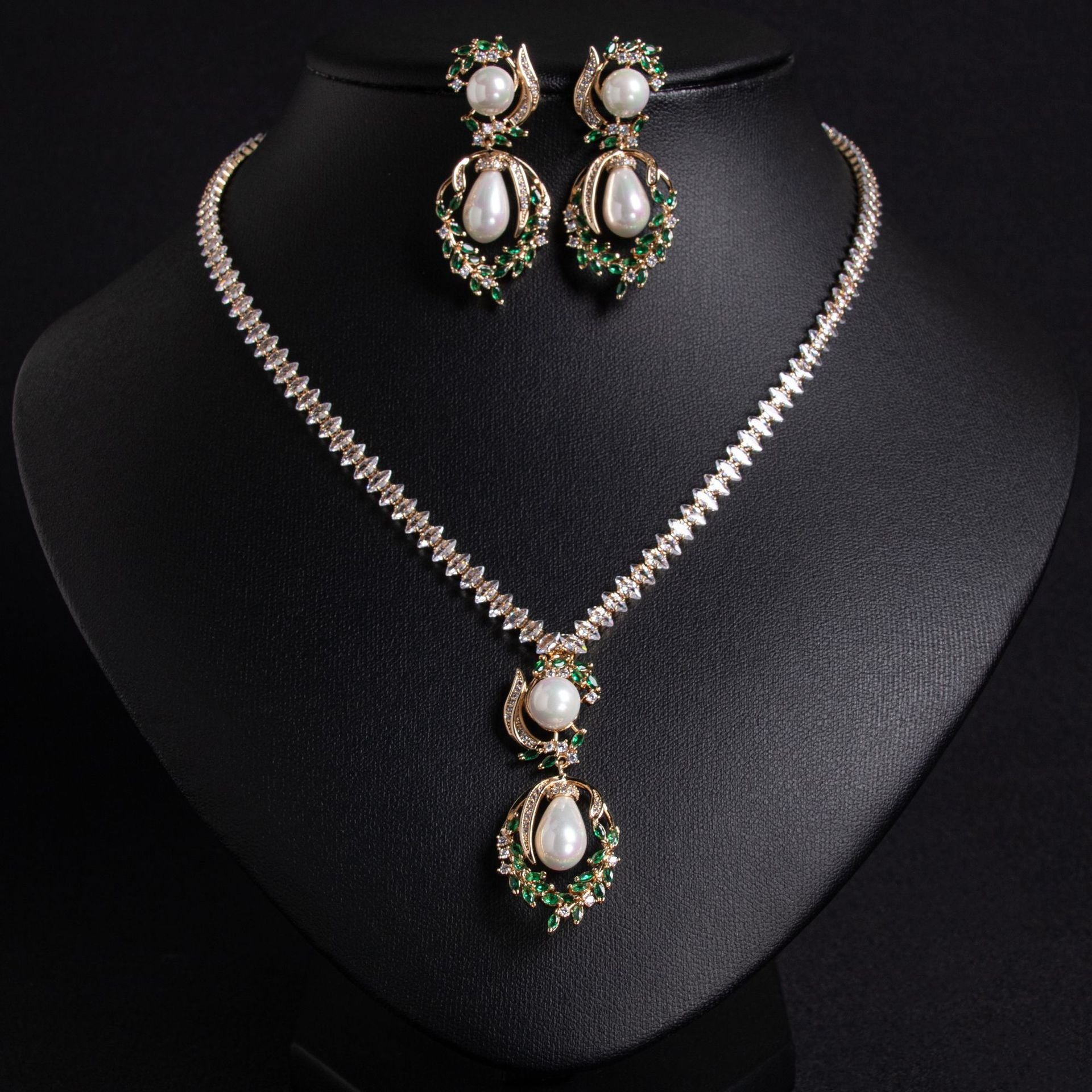 Luxury Pearl & Emerald Green Necklace Set for Women – Gold Floral Jewelry with Matching Earrings