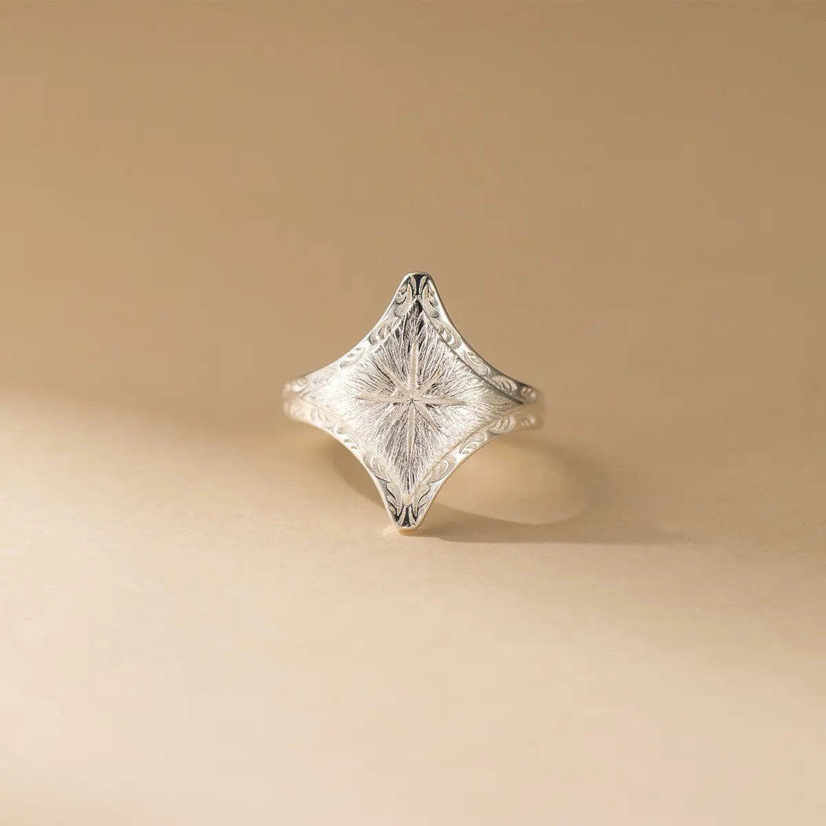 Bague en argent sterling S925 vintage brossé avec étoile à quatre branches
