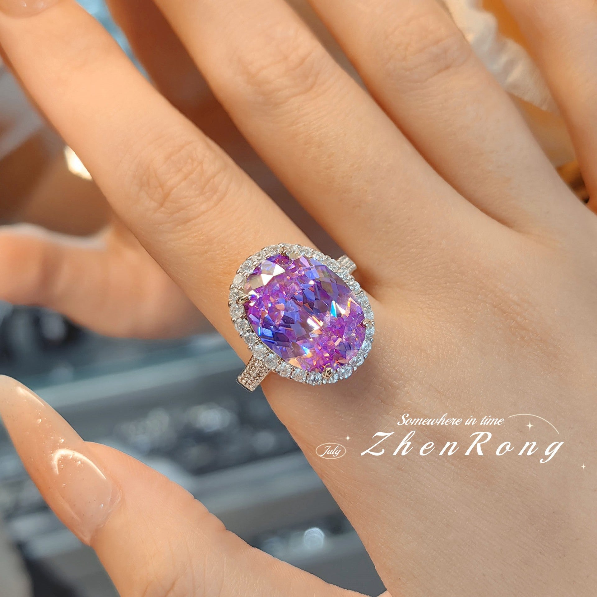 Fashion cutting colored diamond pigeon egg collection