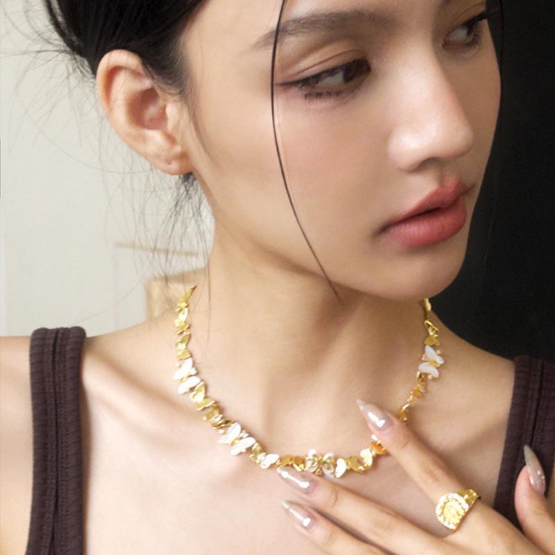 Fashion deep sea white shell butterfly collarbone necklace