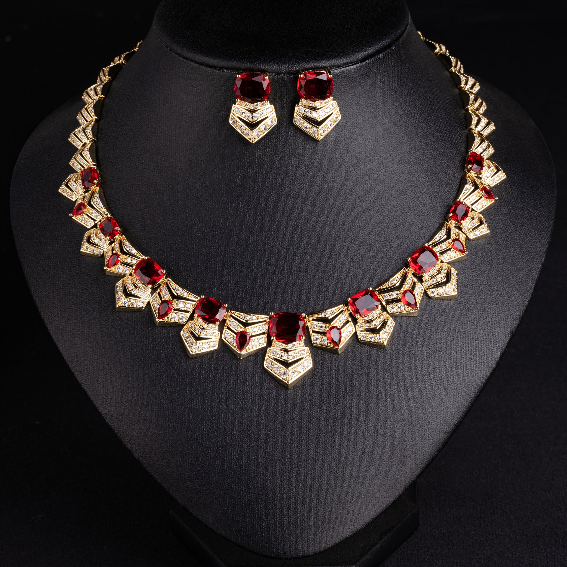 Luxury Emerald Green Crystal Necklace Set for Women – Royal Style Statement Jewelry with Earrings