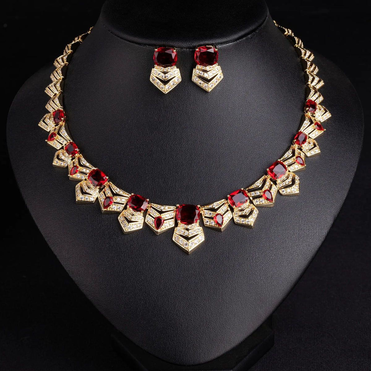 Luxury Emerald Green Crystal Necklace Set for Women – Royal Style Statement Jewelry with Earrings