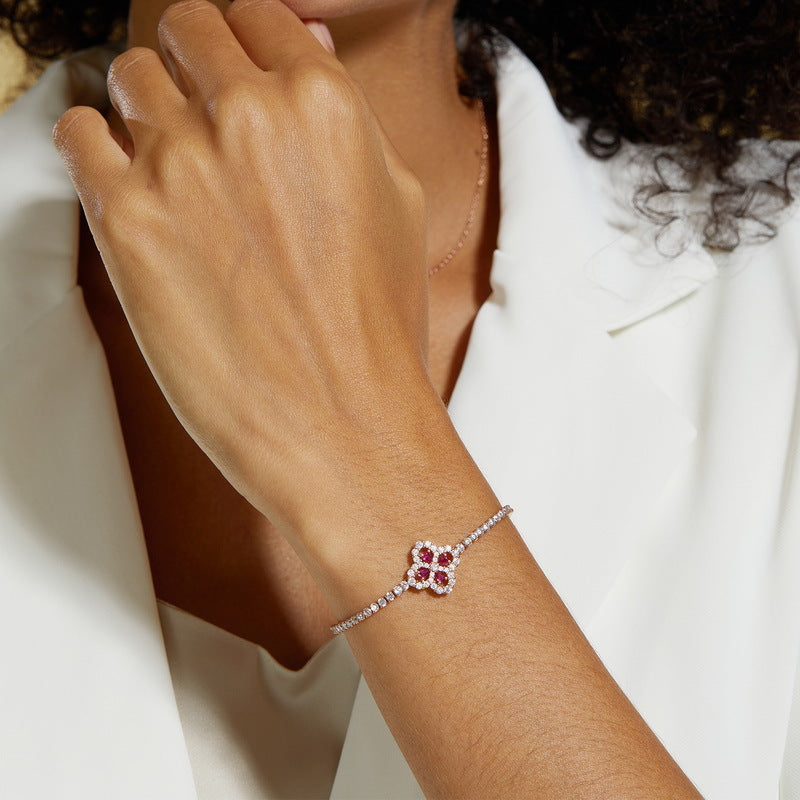 Fashion diamond studded four leaf flower bracelet