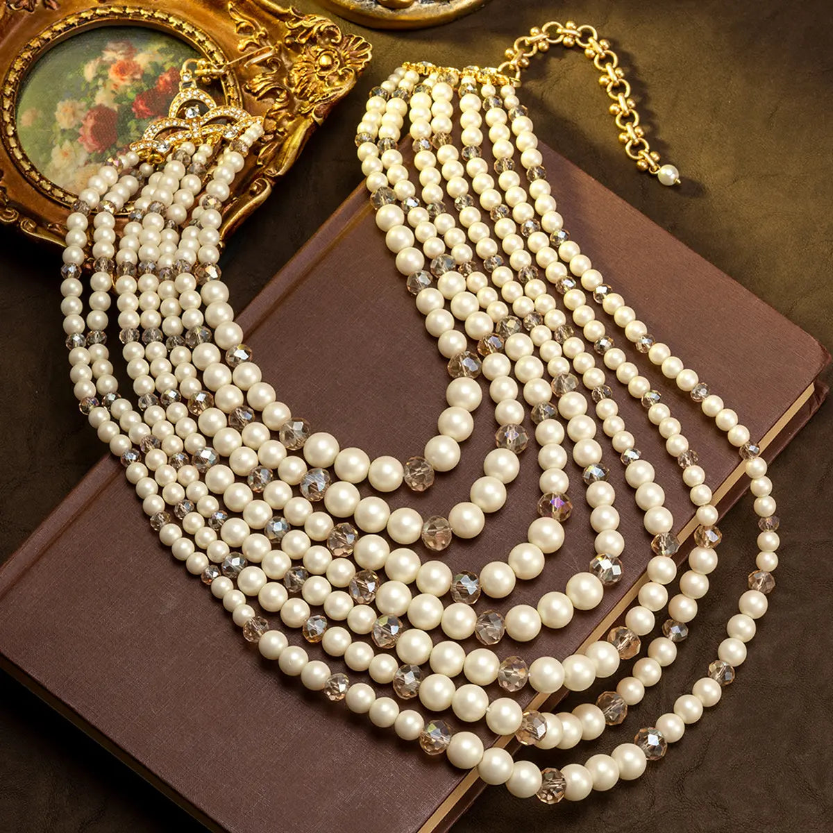 Élégant collier de perles en couches avec perles de cristal étincelantes