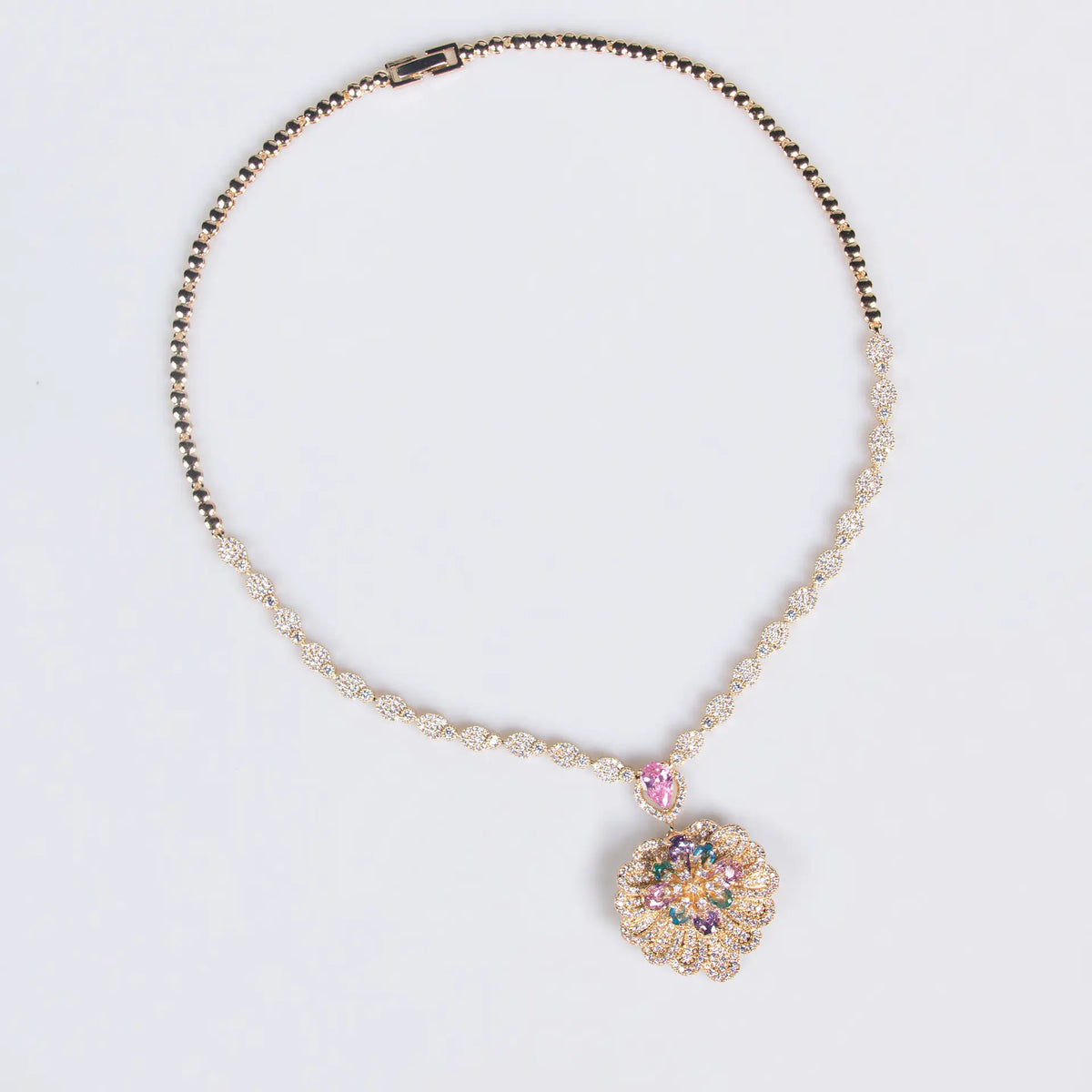 Parure collier et boucles d'oreilles de luxe femme, rose, floral, cristal