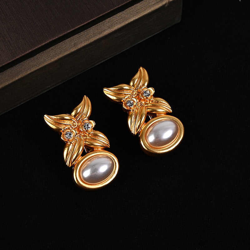 Medieval Heavy Industry lapis lazuli glazed necklace